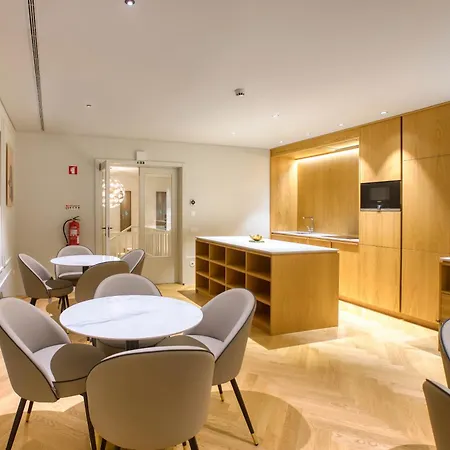 Palatial בית הארחה